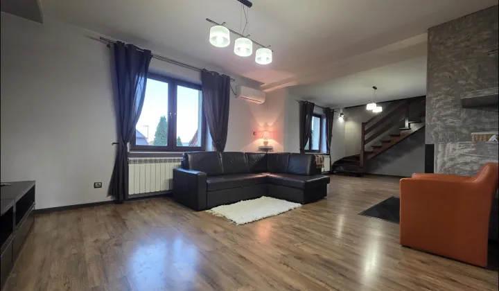 dom wolnostojący Łazy