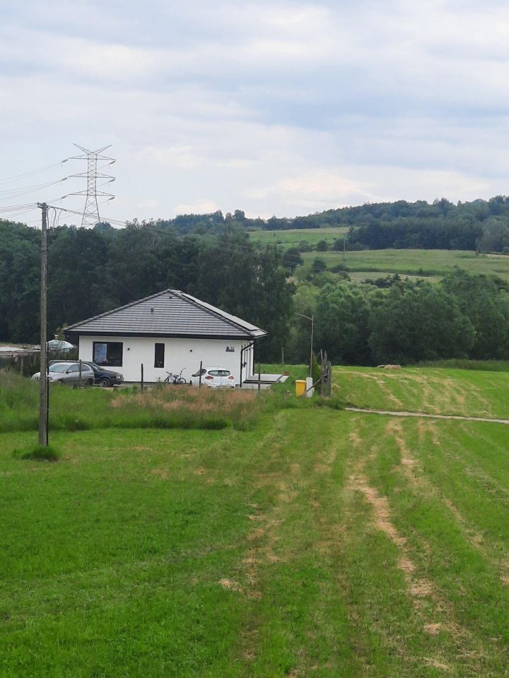 dom wolnostojący, 5 pokoi Radziszów Brzegi, ul. Różana. Zdjęcie 2