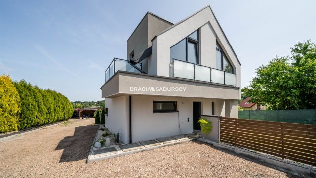 dom, 4 pokoje Krzywaczka. Zdjęcie 18