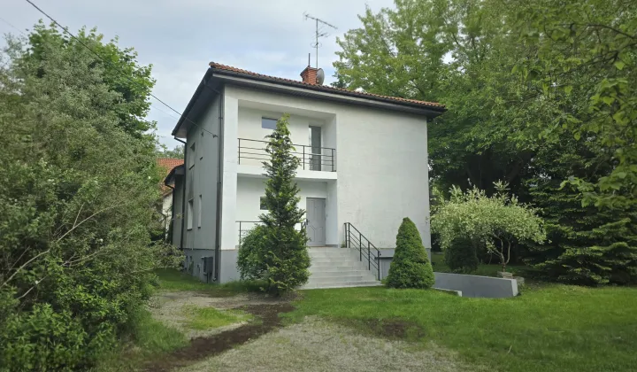 dom wolnostojący, 5 pokoi Łomianki Łomianki-Dąbrowa, ul. Zielona