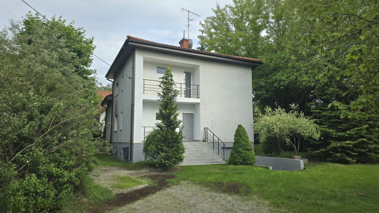 dom wolnostojący, 5 pokoi Łomianki Łomianki-Dąbrowa, ul. Zielona