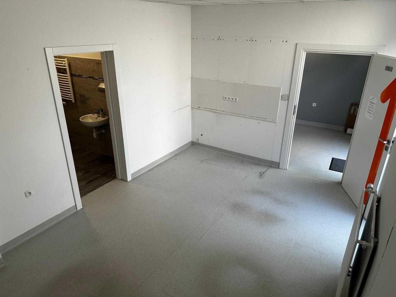 Lokal Skawina, ul. Jana Pawła II. Zdjęcie 7