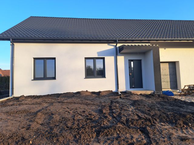 bliźniak, 4 pokoje Mrowiska. Zdjęcie 1