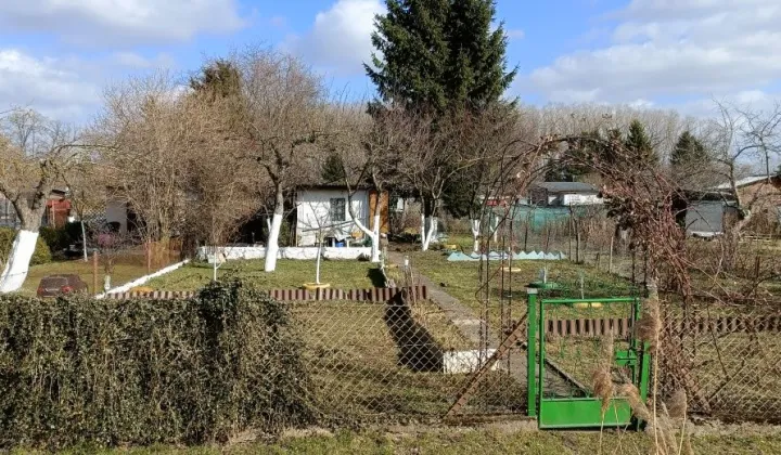 Działka rod Trzebiatów, ul. Dworcowa