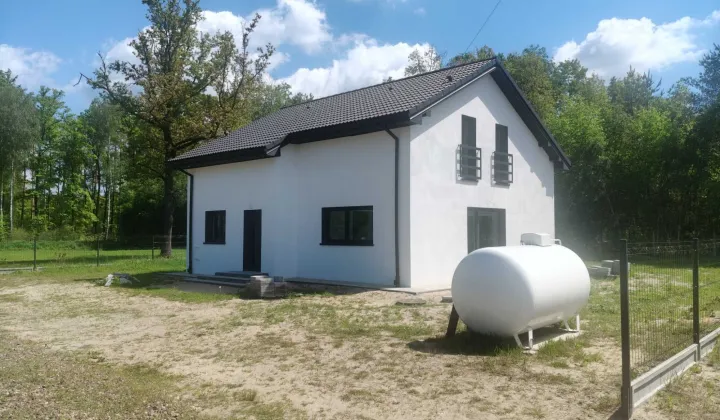 dom wolnostojący, 4 pokoje Rasy