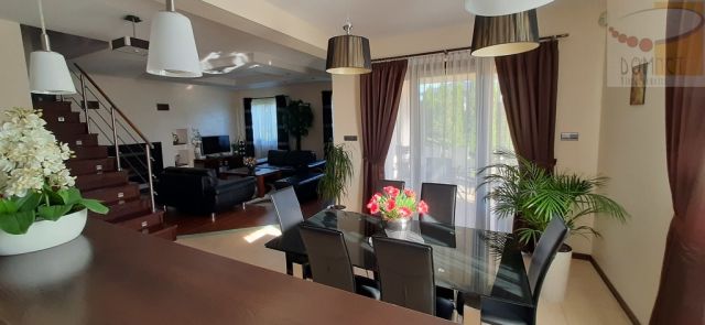 dom wolnostojący, 5 pokoi Brwinów. Zdjęcie 8