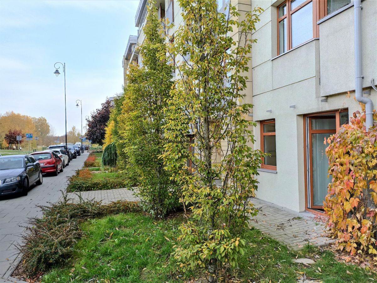 Commercial property, 84 m²