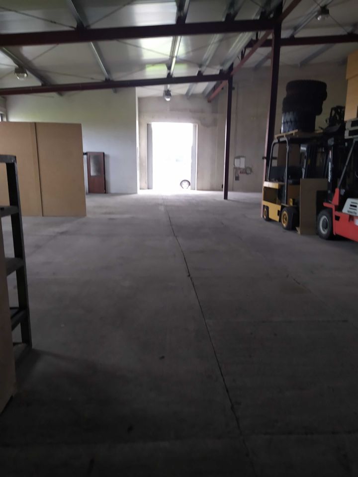 Hala/magazyn Niemce. Zdjęcie 3