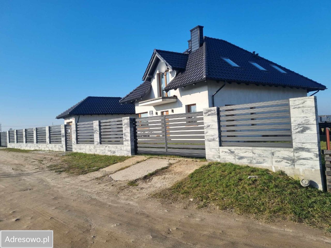 dom wolnostojący, 5 pokoi Borowiec. Zdjęcie 1