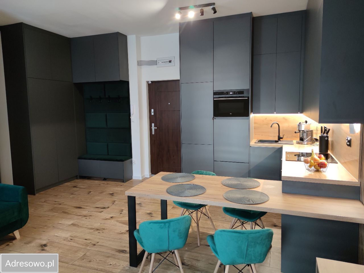 Mieszkanie 3-pokojowe Ustroń, ul. Ignacego Daszyńskiego. Zdjęcie 2