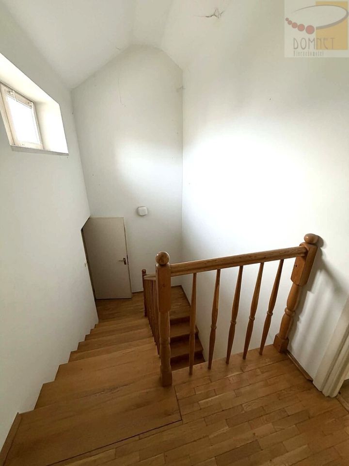 dom szeregowy, 7 pokoi Brwinów. Zdjęcie 12