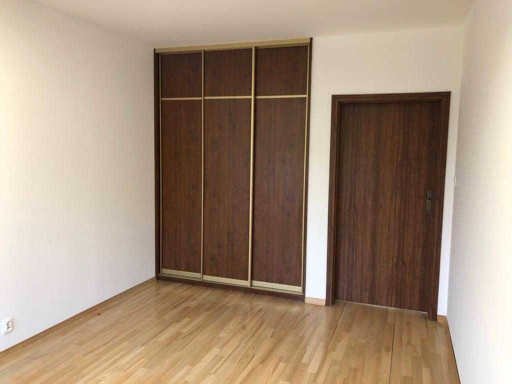 Mieszkanie 3-pokojowe Piotrków Trybunalski Śródmieście, ul. Grota-Roweckiego. Zdjęcie 2