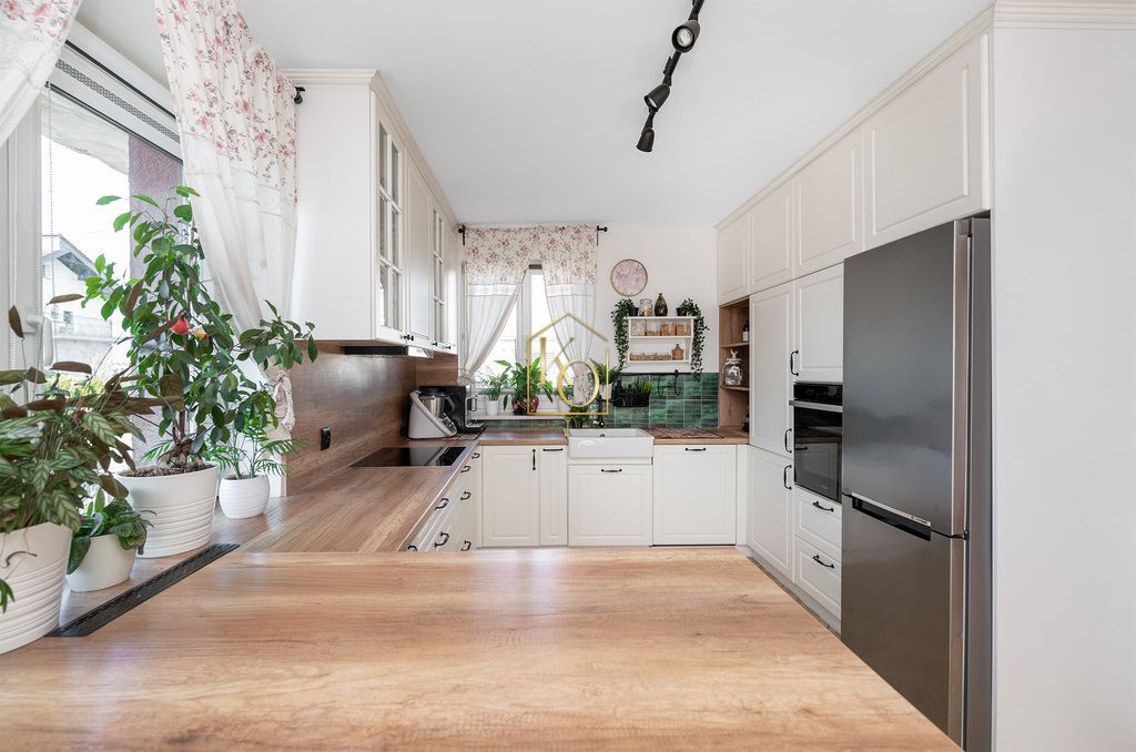 dom wolnostojący, 6 pokoi Michałowice. Zdjęcie 3