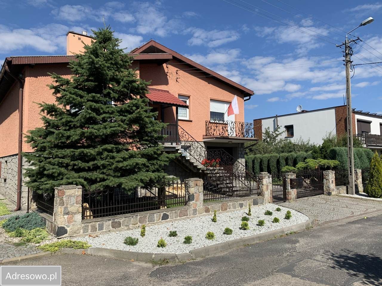 dom wolnostojący, 5 pokoi Jarocin, ul. Nyska. Zdjęcie 1