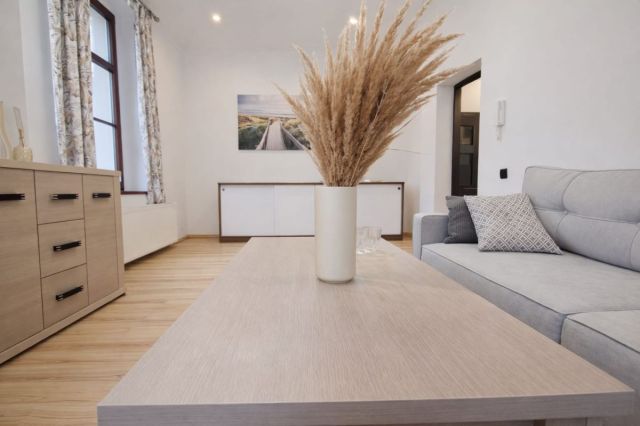 Mieszkanie 3-pokojowe Jelenia Góra Centrum, ul. Teatralna. Zdjęcie 4