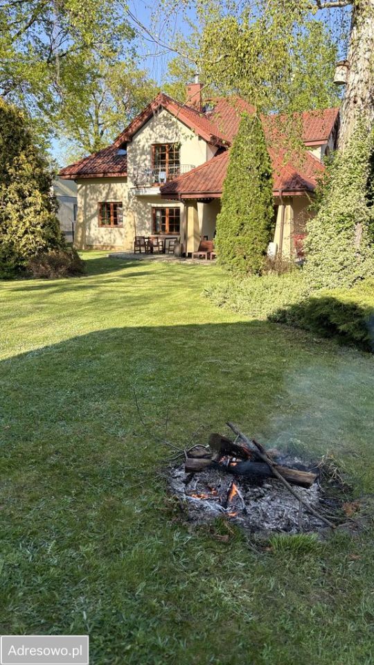 dom wolnostojący, 5 pokoi Milanówek. Zdjęcie 3