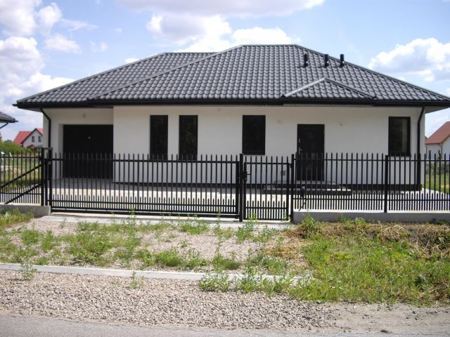 dom wolnostojący, 3 pokoje Seroki-Parcela. Zdjęcie 1