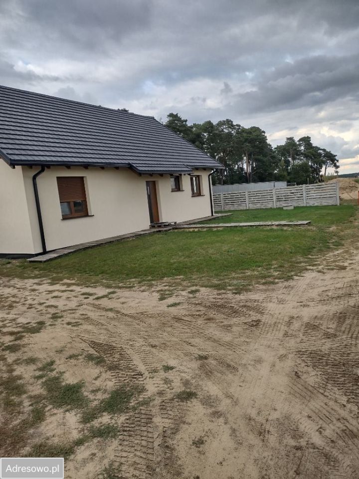 dom wolnostojący, 2 pokoje Piaski. Zdjęcie 2