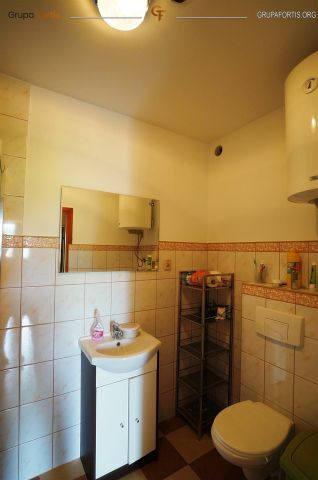 dom wolnostojący, 3 pokoje Bejsce. Zdjęcie 9