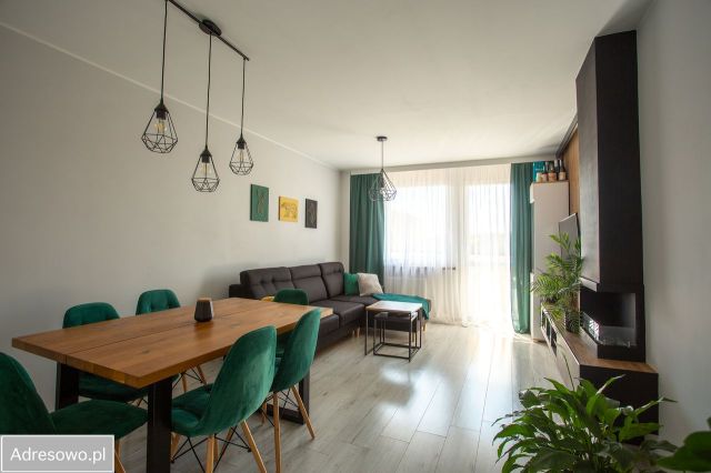 Mieszkanie 3-pokojowe Katowice os. Witosa, ul. Norberta Barlickiego. Zdjęcie 1