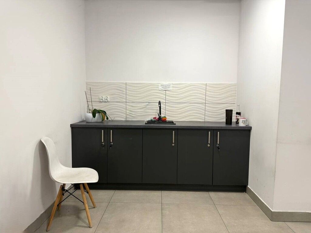 Biuro Rzeszów, pl. Armii Krajowej. Zdjęcie 11