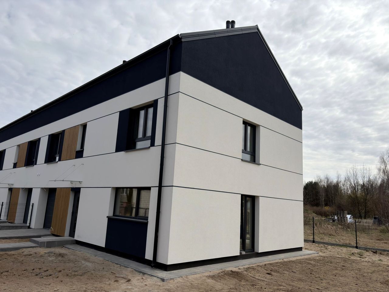 bliźniak, 5 pokoi Koczargi Stare, ul. Jagodowa. Zdjęcie 1