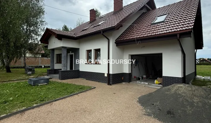 dom wolnostojący, 5 pokoi Rybna, ul. Słonecznikowa