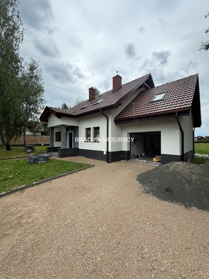 dom wolnostojący, 5 pokoi Rybna, ul. Słonecznikowa. Zdjęcie 1
