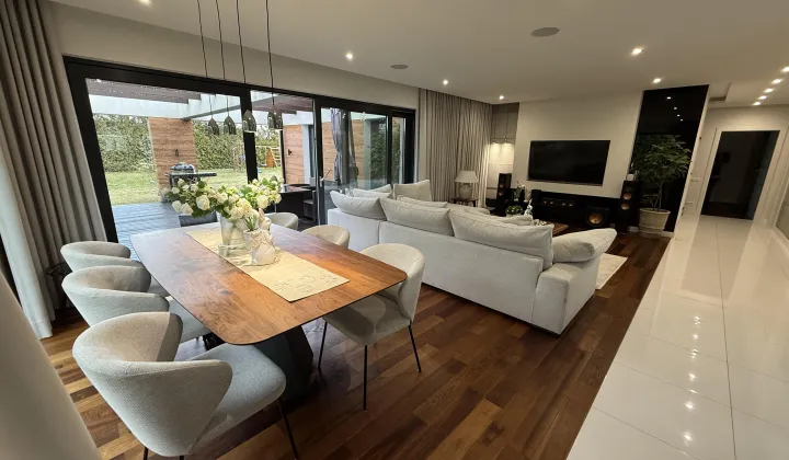 dom wolnostojący, 5 pokoi Książenice, ul. Etiudy