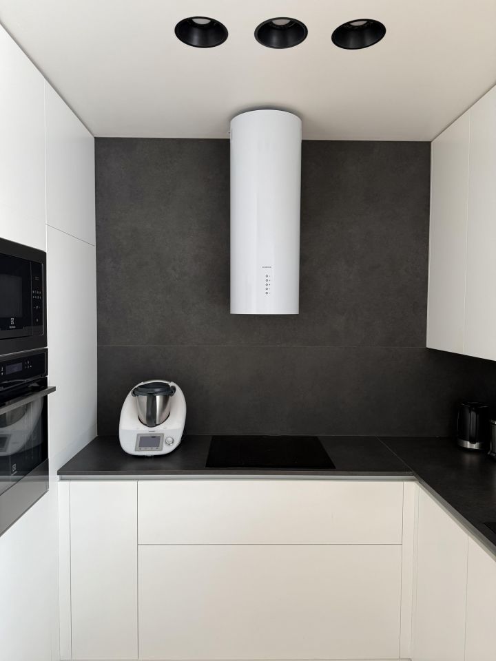 Mieszkanie 4-pokojowe Stare Miasto. Zdjęcie 4