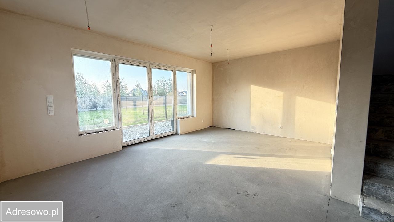 bliźniak, 5 pokoi Krępice. Zdjęcie 5