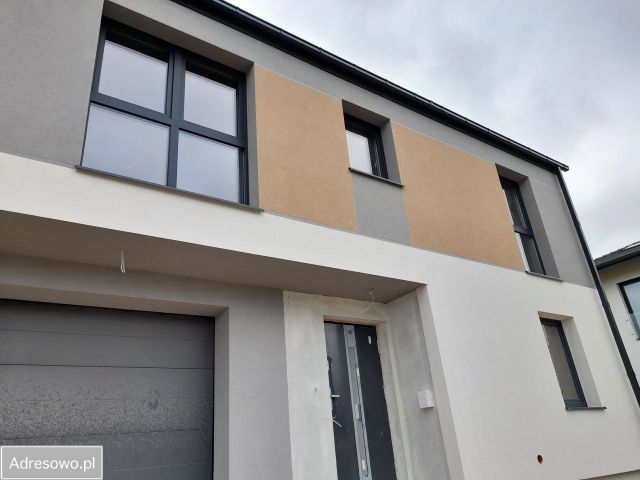 bliźniak, 5 pokoi Różyny, ul. Akacjowa. Zdjęcie 1