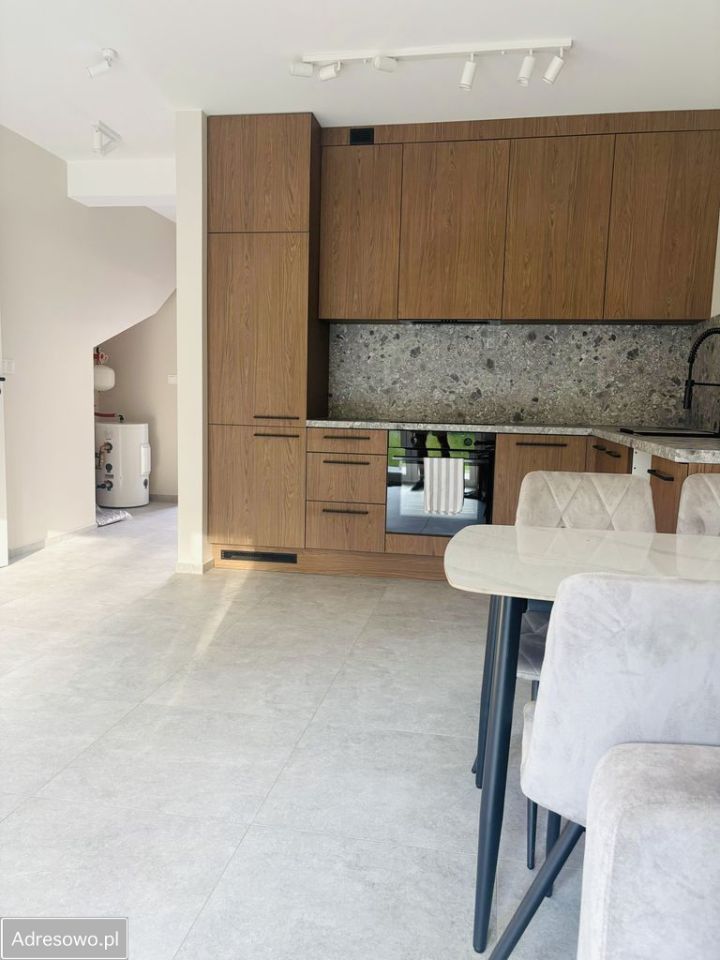 Mieszkanie 3-pokojowe Sadków. Zdjęcie 6