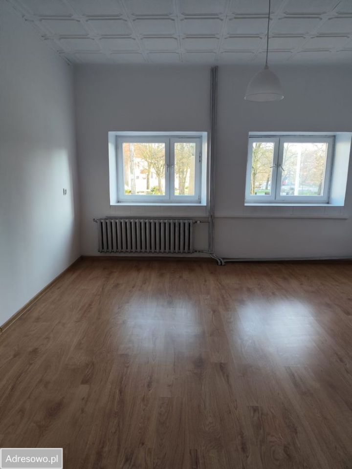 Mieszkanie 6-pokojowe Działoszyce, ul. Plac Partyzantów. Zdjęcie 2