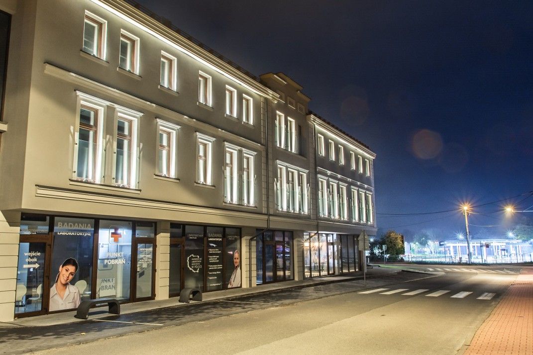 Nieruchomość komercyjna Niepołomice Kaźmierz, pl. Kazimierza Wielkiego. Zdjęcie 1