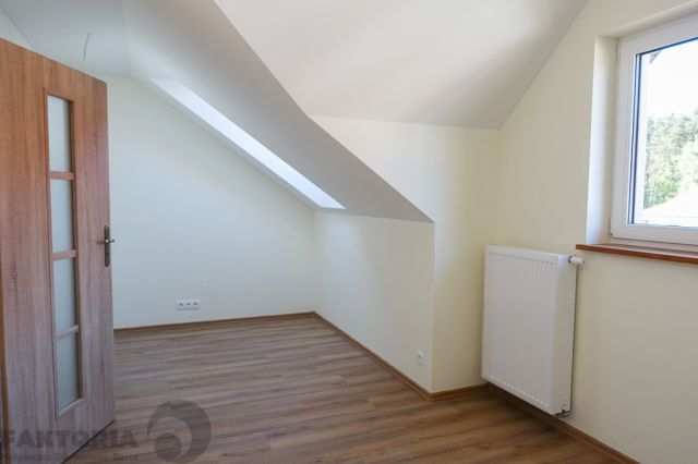 bliźniak, 5 pokoi Dobra. Zdjęcie 11