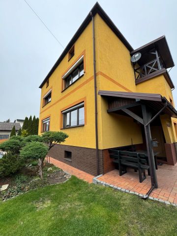dom wolnostojący, 8 pokoi Sosnowiec Bór, ul. Leona Wasilewskiego. Zdjęcie 2