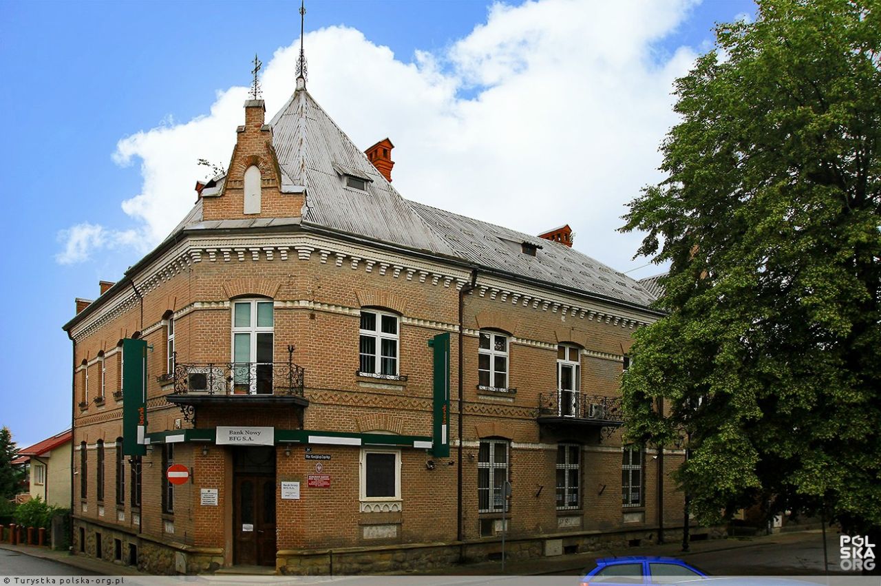 Lokal Lesko, pl. Konstytucji 3 Maja. Zdjęcie 2