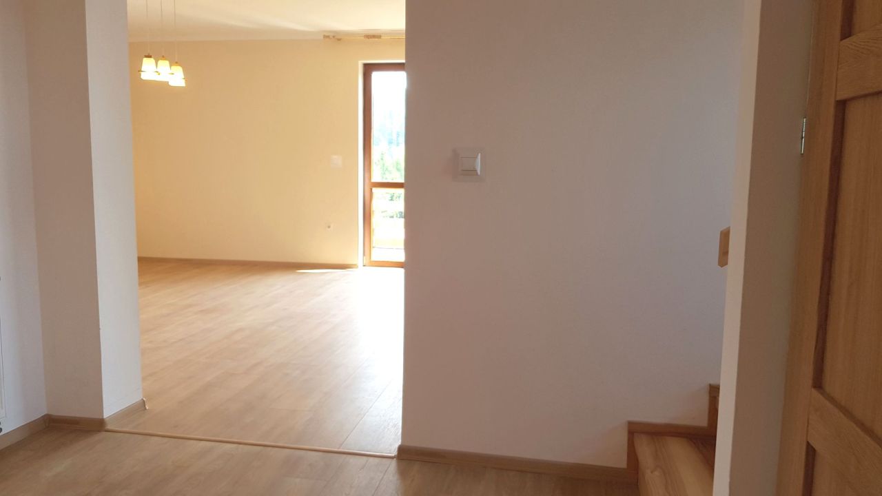 dom wolnostojący, 5 pokoi Lesko, ul. Słoneczna. Zdjęcie 14