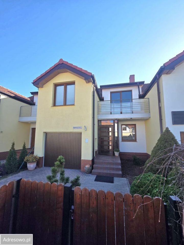 dom szeregowy, 5 pokoi Koszalin, ul. Laurowa. Zdjęcie 1