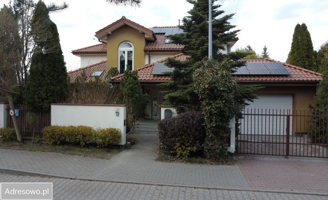 dom wolnostojący, 6 pokoi Łomianki. Zdjęcie 1