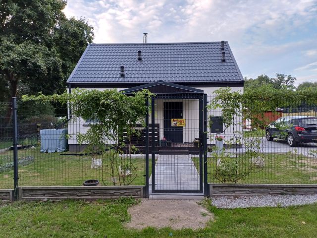 dom wolnostojący, 3 pokoje Sierakowo. Zdjęcie 1