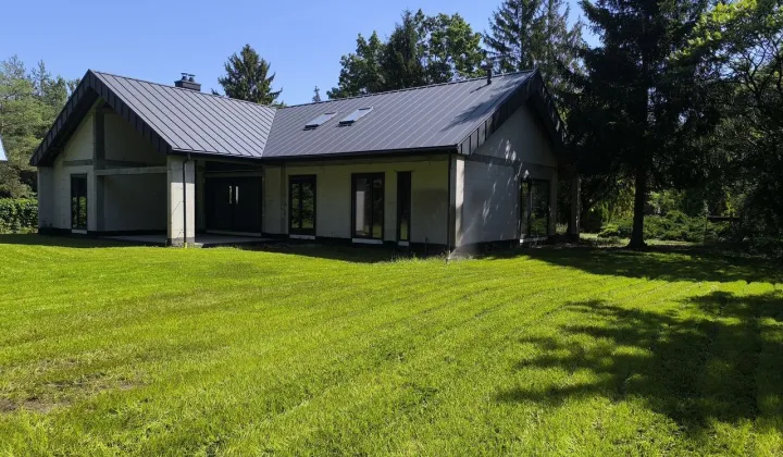 dom wolnostojący, 5 pokoi Podkowa Leśna, ul. Krecia