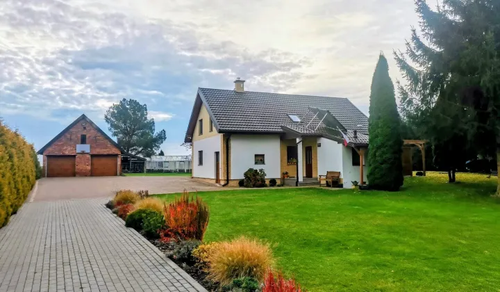 dom wolnostojący, 7 pokoi Gronajny