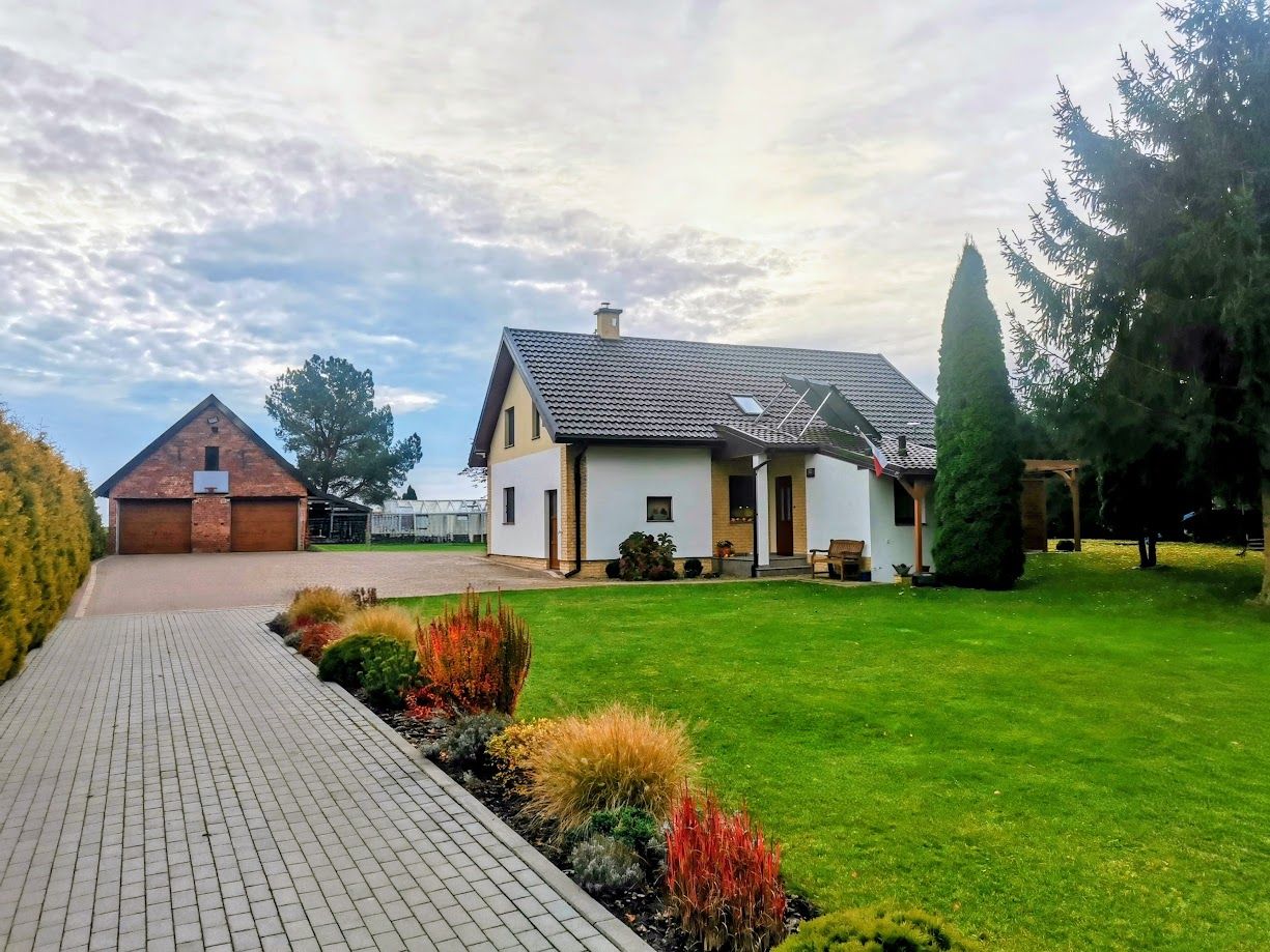 dom wolnostojący, 7 pokoi Gronajny. Zdjęcie 1