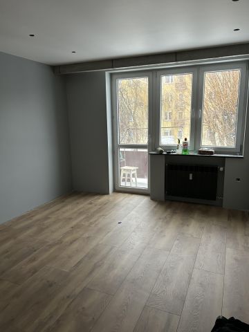 Mieszkanie 2-pokojowe Ostrowiec Świętokrzyski, os. Słoneczne. Zdjęcie 1