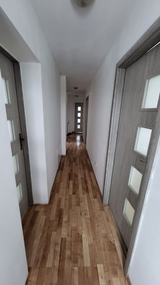 Mieszkanie 8-pokojowe Żdżenice. Zdjęcie 6