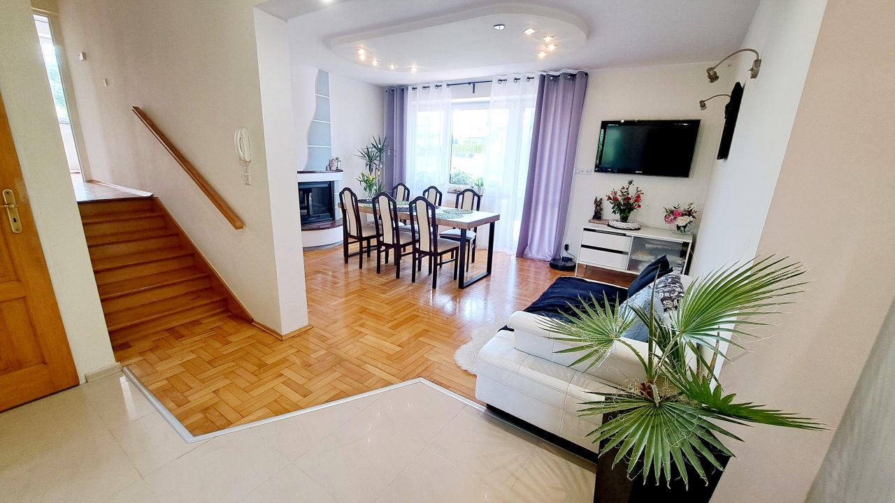 dom wolnostojący, 5 pokoi Rzuchowa. Zdjęcie 4