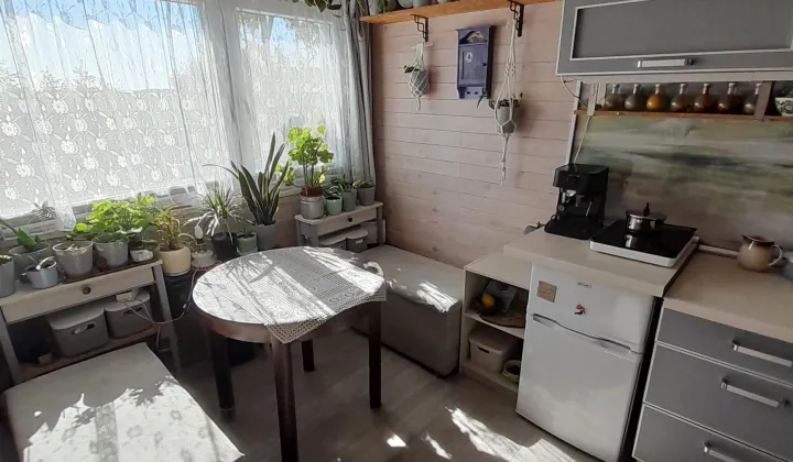 dom wolnostojący, 2 pokoje Konarskie, ul. Bielawy