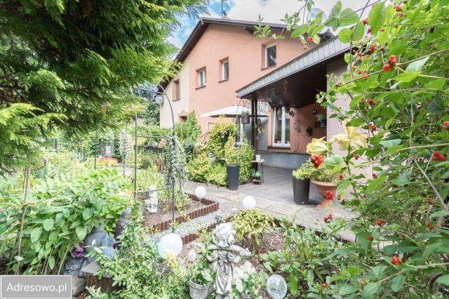 dom wolnostojący, 4 pokoje Łódź Radogoszcz, ul. Jabłoniowa. Zdjęcie 1